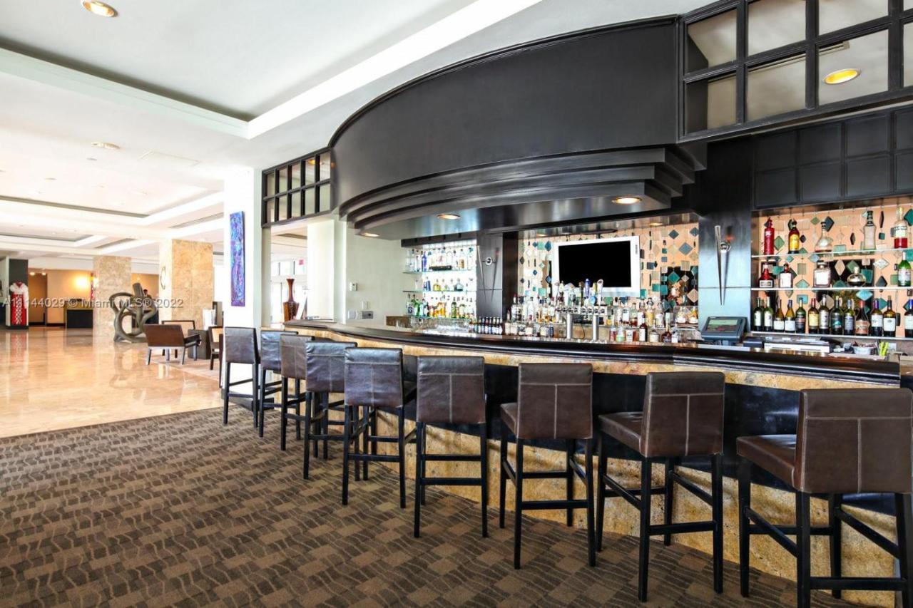 Gallery One - A Doubletree Suites By Hilton Hotel Fort Lauderdale Zewnętrze zdjęcie
