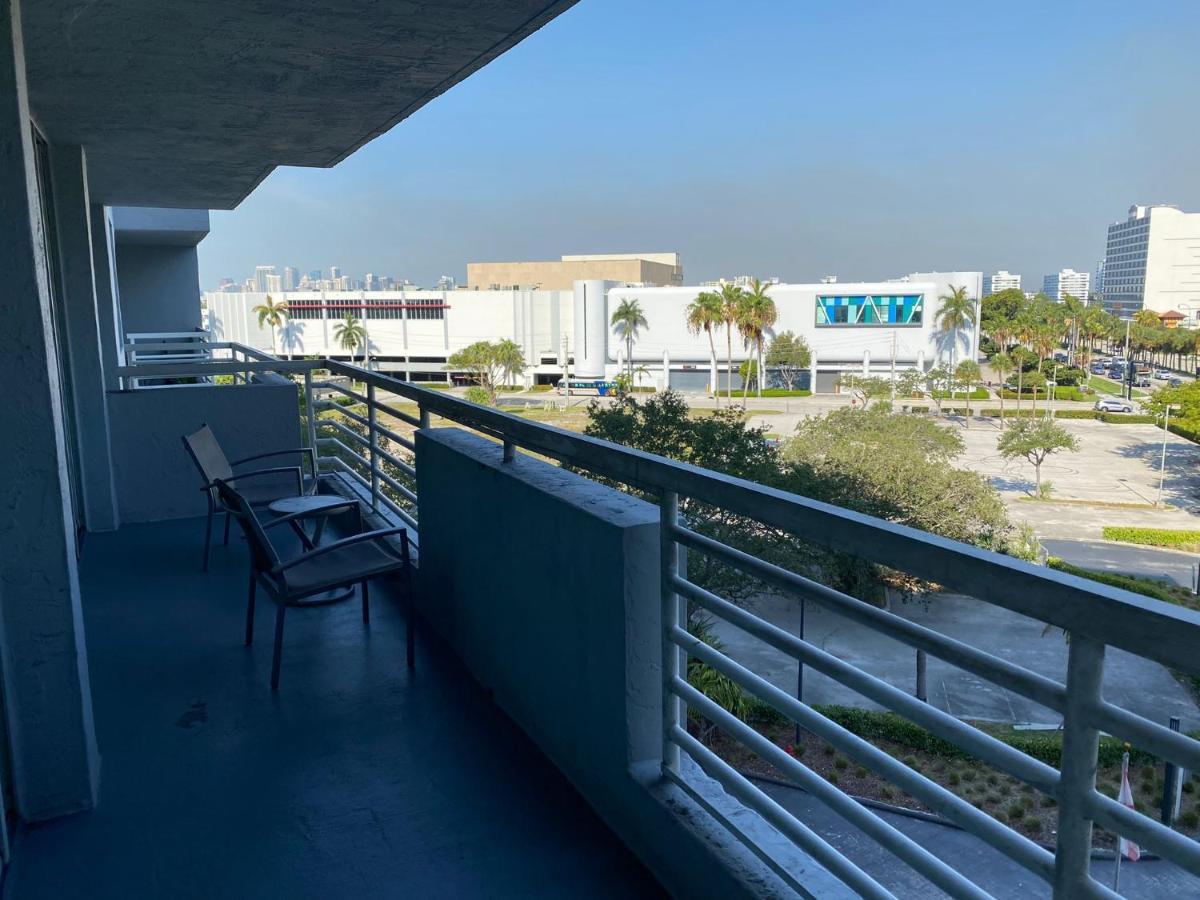 Gallery One - A Doubletree Suites By Hilton Hotel Fort Lauderdale Zewnętrze zdjęcie