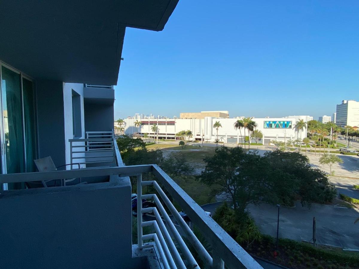 Gallery One - A Doubletree Suites By Hilton Hotel Fort Lauderdale Zewnętrze zdjęcie