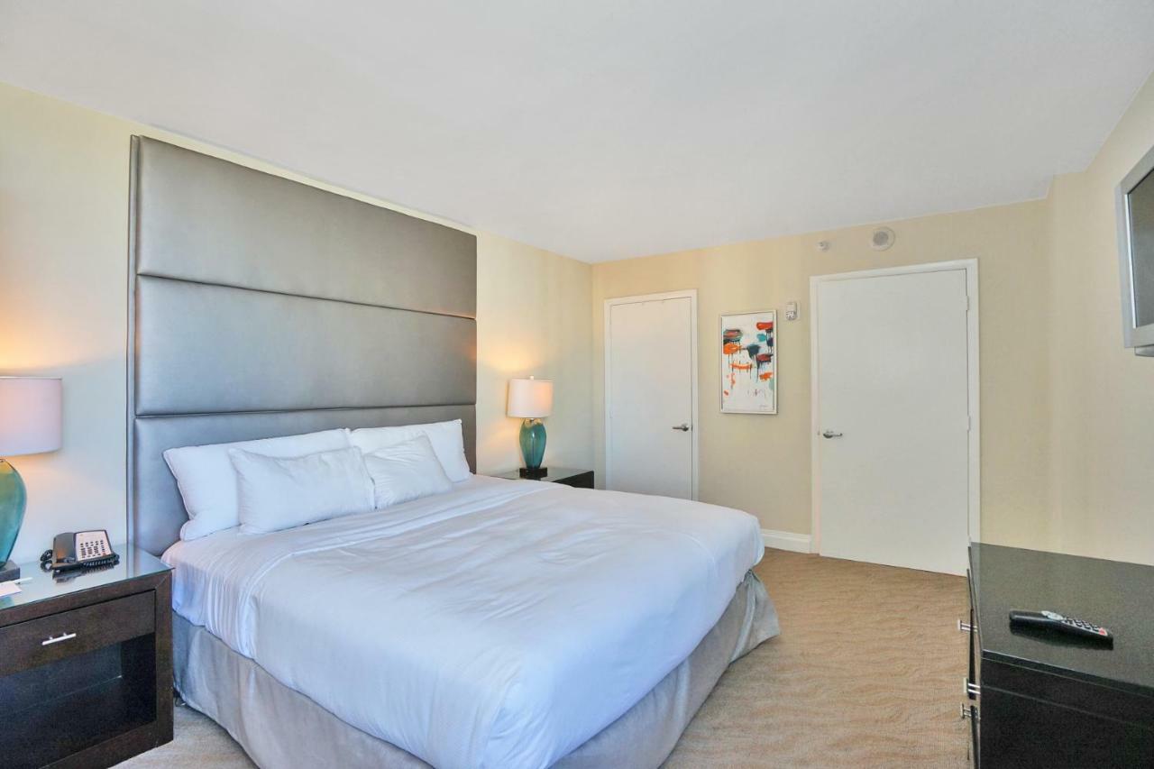 Gallery One - A Doubletree Suites By Hilton Hotel Fort Lauderdale Zewnętrze zdjęcie